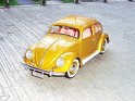 1:18 Bburago Volkswagen Sedan Oval Window 1955 Gold